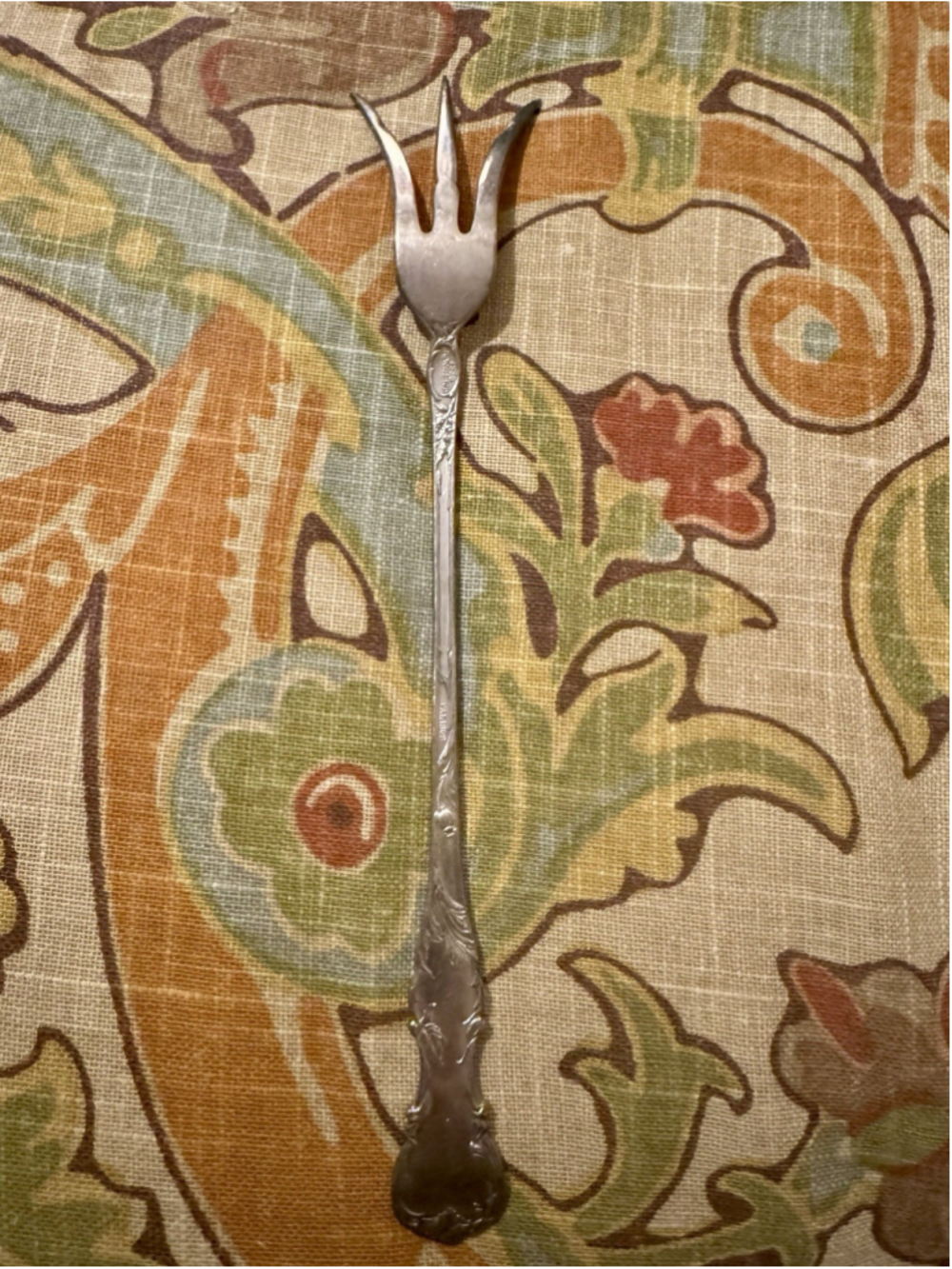 Antique 1835 R Wallace HIBISCUS Silverplate Lettuce Fork Monogram P - Picture 2 of 6